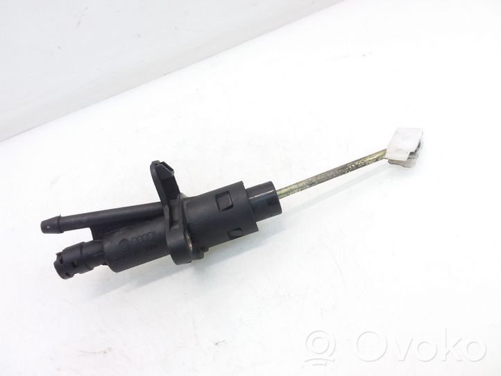 Audi A2 Główny cylinder sprzęgła 8Z1721388