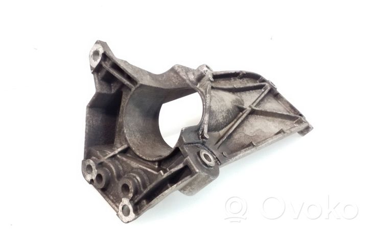 Volvo XC60 Supporto di montaggio scatola del cambio 31370633