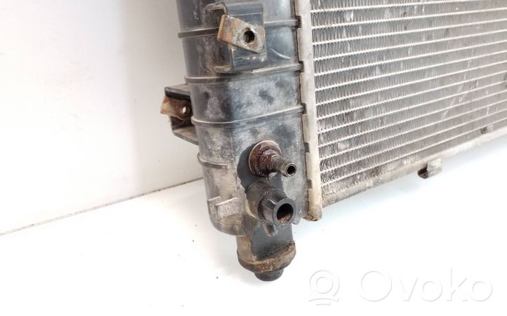 Chrysler Town & Country III Coolant radiator 0005422