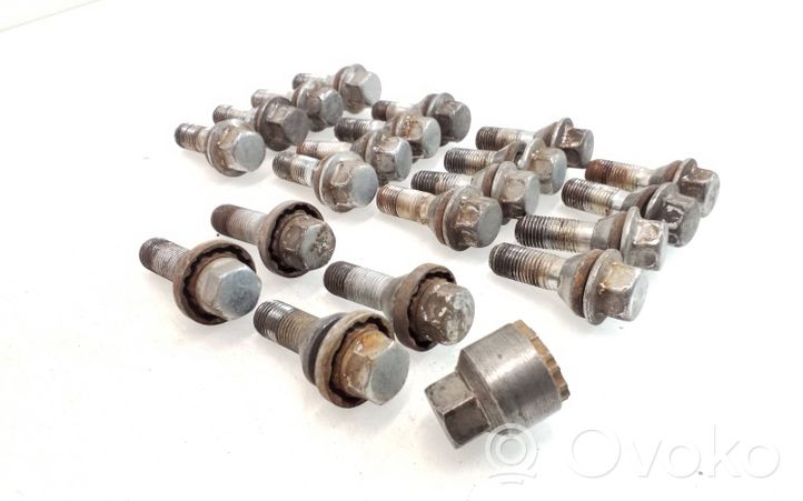 Volvo XC60 Nuts/bolts 