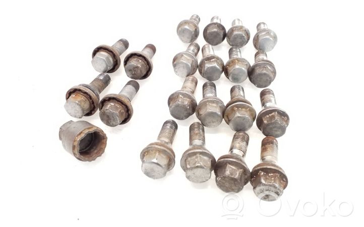 Volvo XC60 Nuts/bolts 