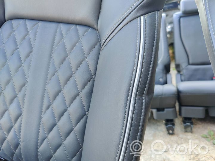 Mitsubishi Outlander Sēdekļu un durvju dekoratīvās apdares komplekts 