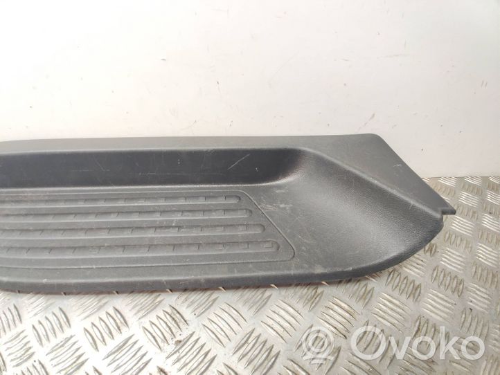 Volkswagen Transporter - Caravelle T5 Garniture de marche-pieds arrière 7H0863725T