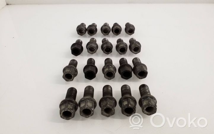 Volkswagen Caddy Nuts/bolts 