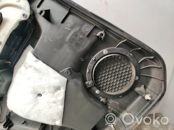 Suzuki Grand Vitara II Takaoven verhoilu 83732-65J0