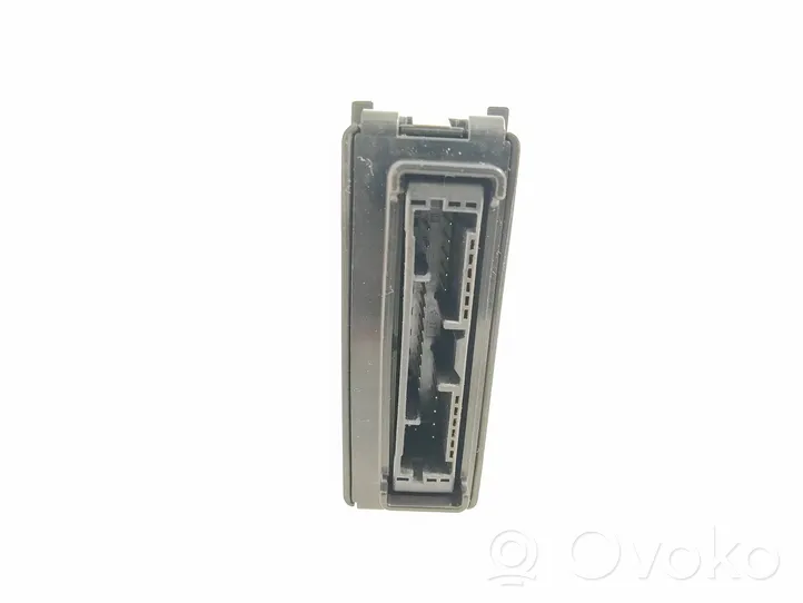 Toyota RAV 4 (XA40) Gateway valdymo modulis 8911142021