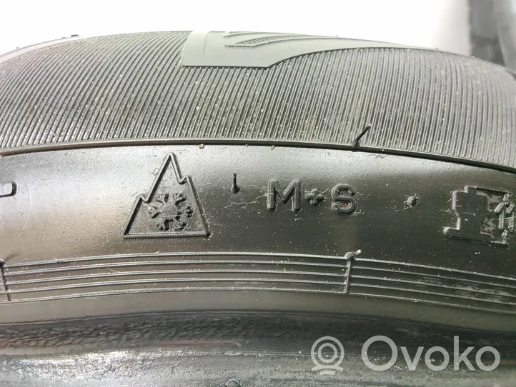 Volvo V60 16 Zoll Winterreifen mit Spikes 