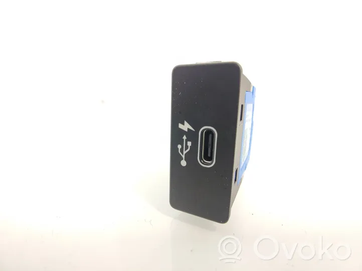 BMW 5 G30 G31 Connettore plug in USB 8711939