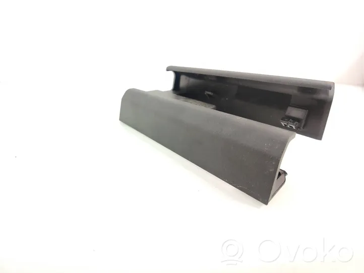 BMW 5 G30 G31 Rivestimento del binario sedile anteriore del passeggero 15054410