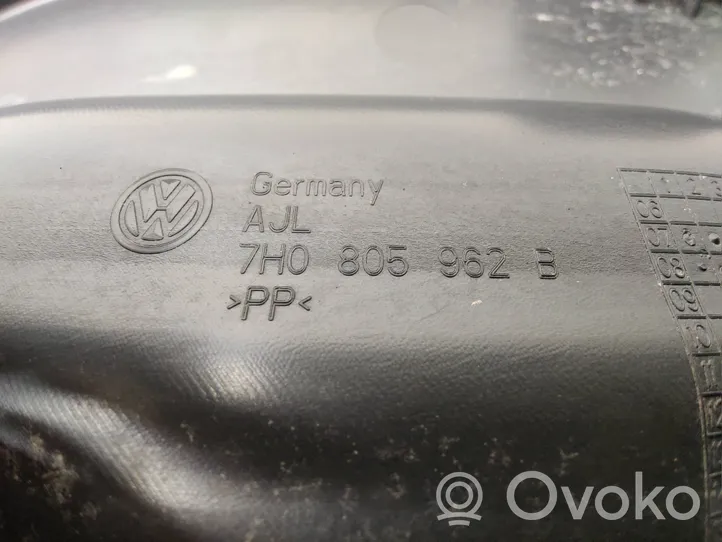 Volkswagen Transporter - Caravelle T5 Apatinė dalis radiatorių panelės (televizoriaus) 7H0805962B