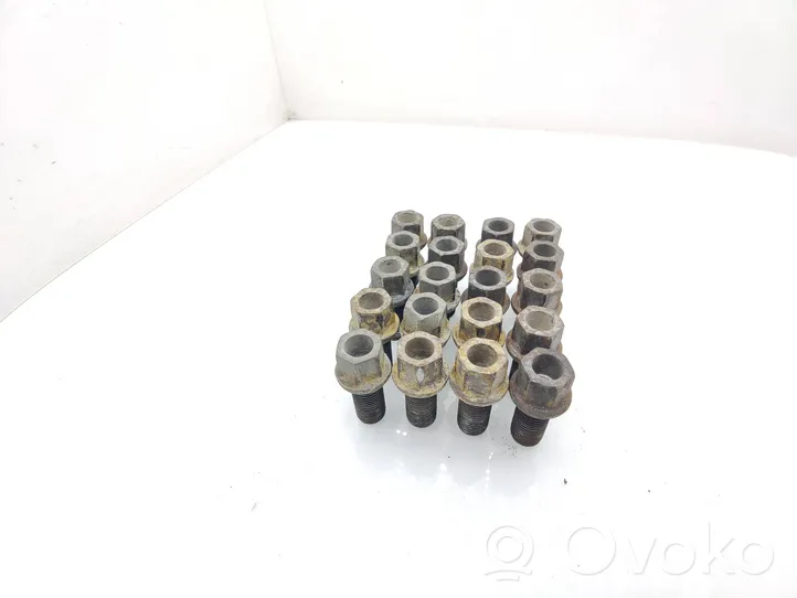 Volkswagen Caddy Nuts/bolts 