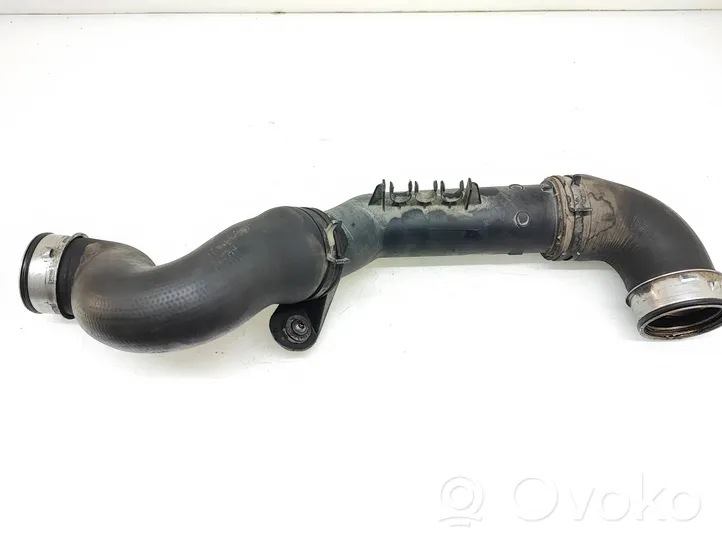 Volkswagen Caddy Tube d'admission de tuyau de refroidisseur intermédiaire 3C0145770B