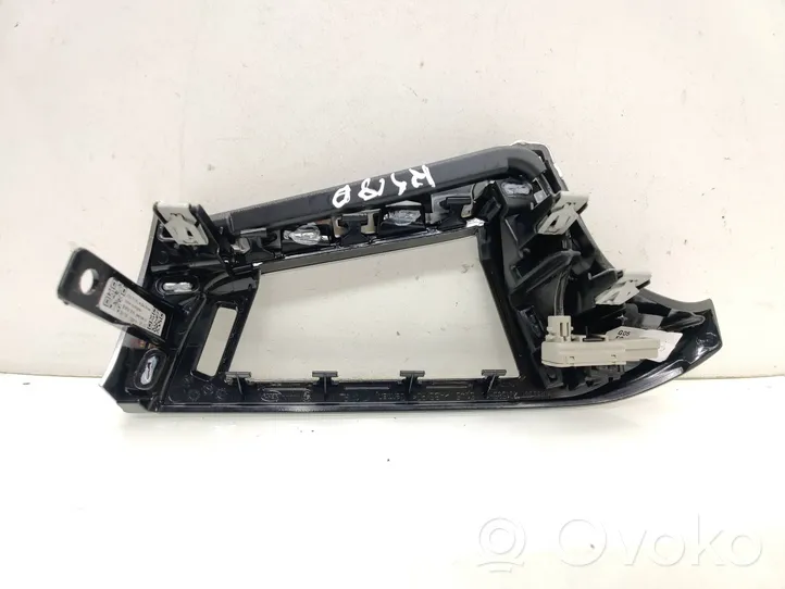 BMW 5 G30 G31 Rivestimento del vano portaoggetti del cruscotto 20158510