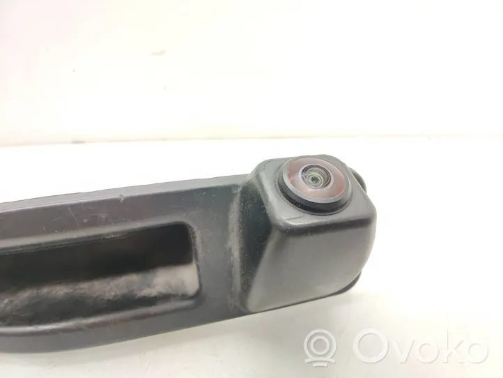 BMW 5 G30 G31 Tailgate handle with camera 7381868