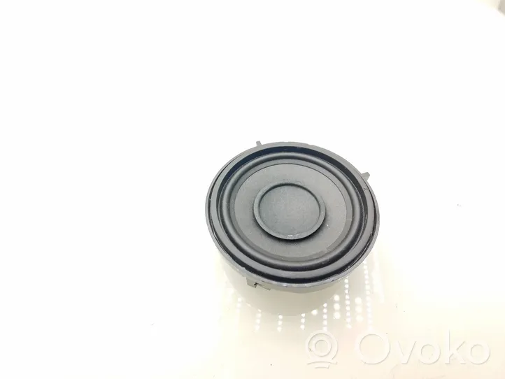 BMW 5 G30 G31 Subwoofer-bassokaiutin 18820010