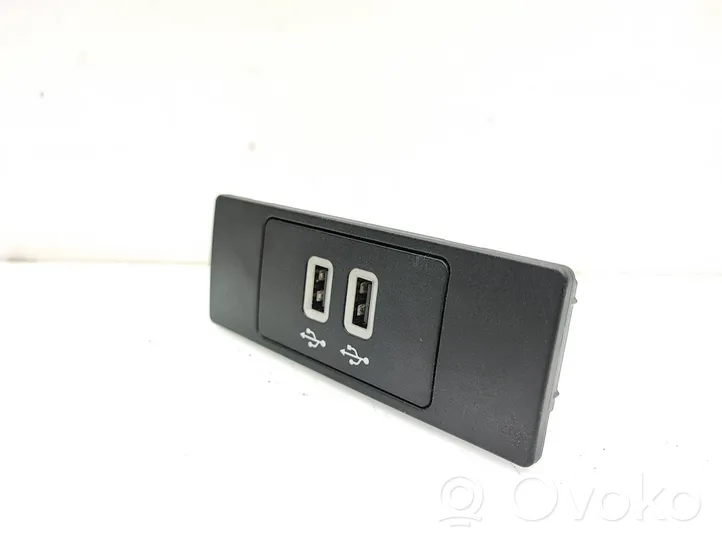 Ford Mondeo MK V Connettore plug in USB HC3T14F014BC