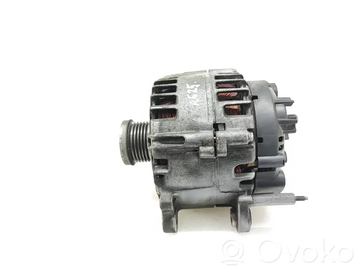 Volkswagen PASSAT B7 Generator/alternator 03C903023T