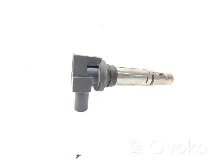 Volkswagen PASSAT B7 Bobine d'allumage haute tension 036905715F