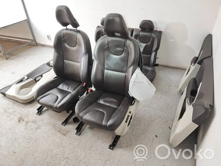 Volvo V40 Fotele / Kanapa / Boczki / Komplet 31379413