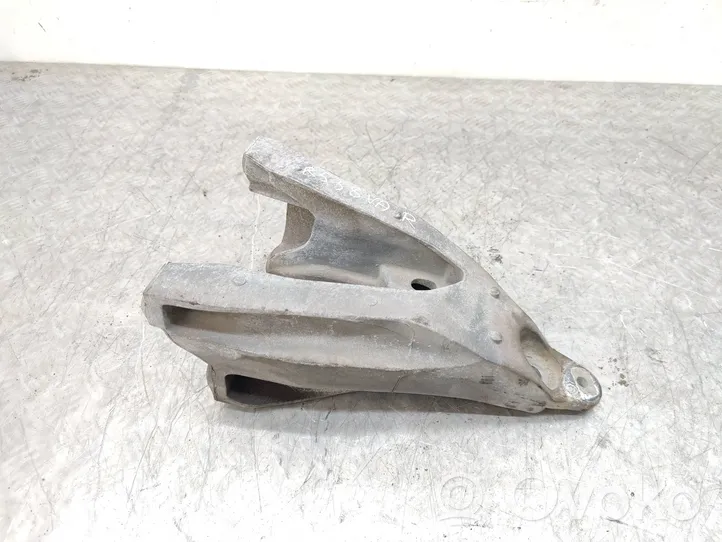 Volkswagen Transporter - Caravelle T5 Engine mounting bracket 7E0199370