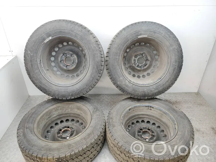 Volkswagen Transporter - Caravelle T5 R16 C winter/snow tires with studs 