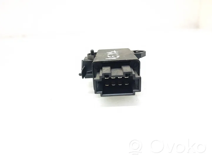 Volkswagen Transporter - Caravelle T5 Seat heating relay 1K0959772