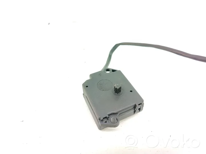 Opel Vivaro Air flap motor/actuator 16107220006