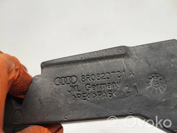 Audi Q5 SQ5 Muu moottoritilan osa 8R0823731A