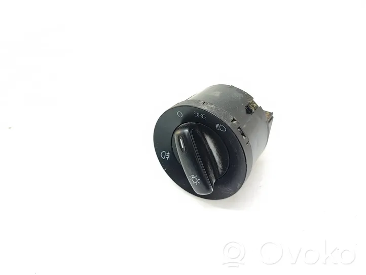 Volkswagen Caddy Interruptor de luz 1K0941431BB