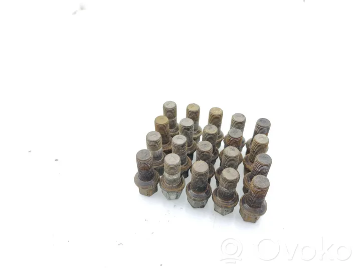 Volkswagen Caddy Nuts/bolts 