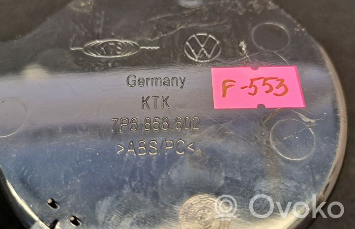 Volkswagen Touareg II Mukiteline edessä 7P6858602