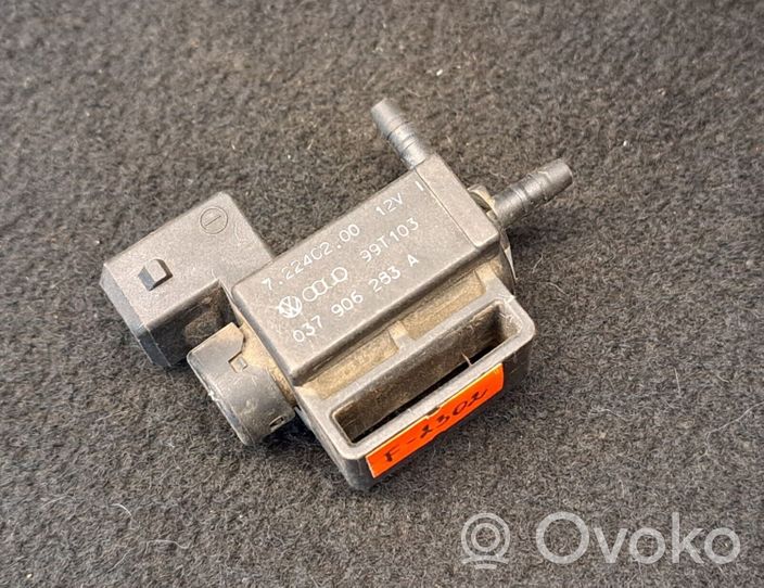Volkswagen Bora Vacuum valve 037906283A