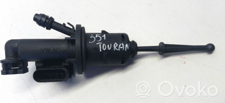 Volkswagen Touran I Clutch master cylinder 1K0721388K