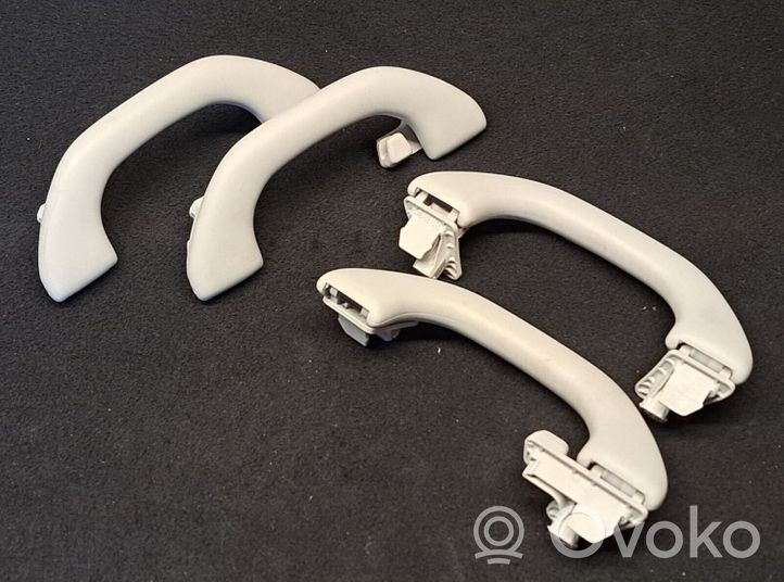 Volkswagen Touran II Un set di maniglie per il soffitto 1K0857607M