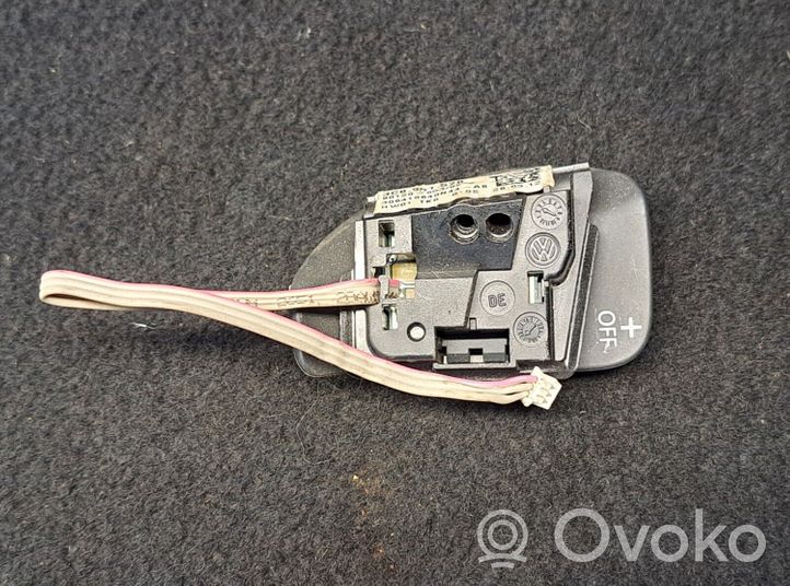 Volkswagen PASSAT B6 Commutateur / bouton de changement de vitesse 3C8951528