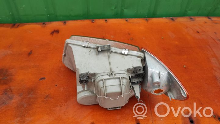 Mercedes-Benz Vito Viano W638 Lampa przednia 67629580