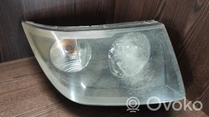Volkswagen Crafter Headlight/headlamp HVW9068200061