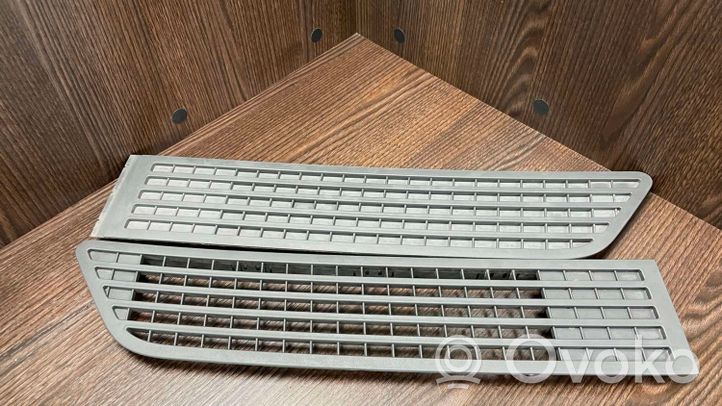 Mercedes-Benz Sprinter W906 Grille calandre de capot 9068360918