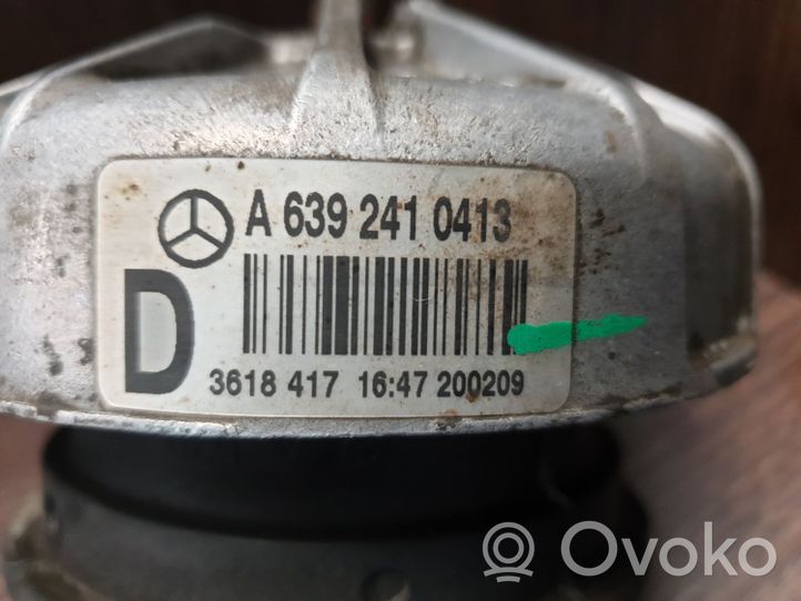 Mercedes-Benz Vito Viano W639 Wspornik / Mocowanie silnika A6392410413