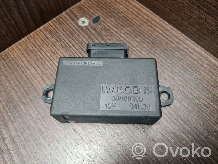 Iveco Daily 4th gen Oven keskuslukituksen ohjausyksikön moduuli 69500399