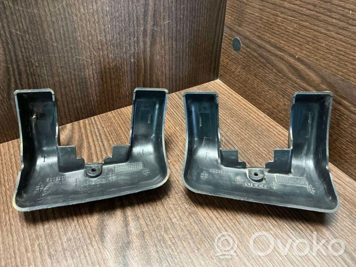 Iveco Daily 3rd gen Rivestimento della portiera di carico (modanatura) 500330152