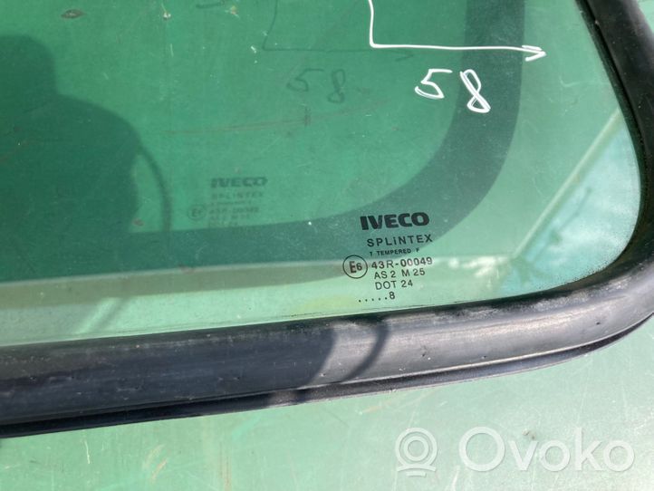 Iveco Daily 4th gen Lunotto/vetro della porta di carico del bagagliaio 5801382778