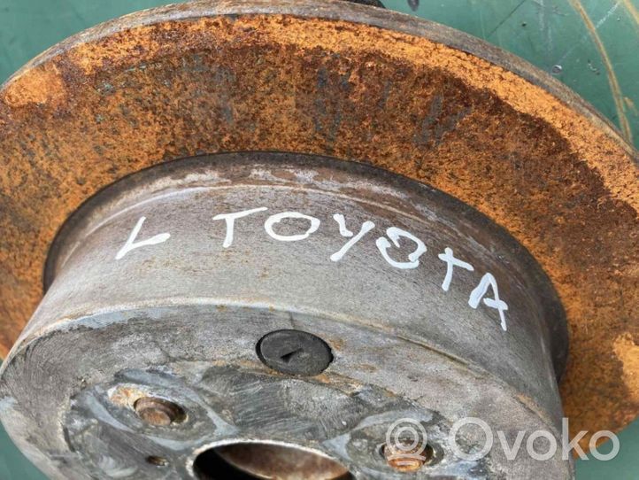 Toyota Corolla Verso E121 Fuso a snodo con mozzo ruota posteriore 4245013010