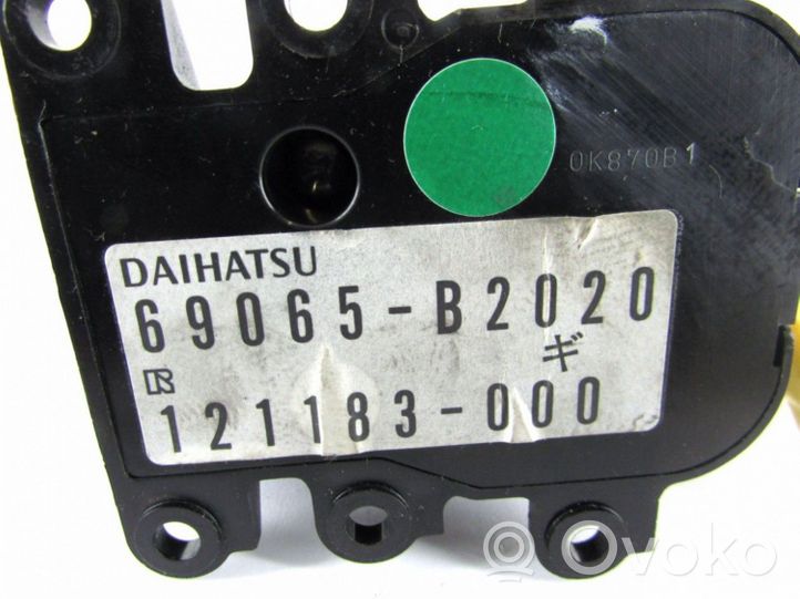 Daihatsu Cuore Matkustajan turvatyynyn on-off-kytkin 