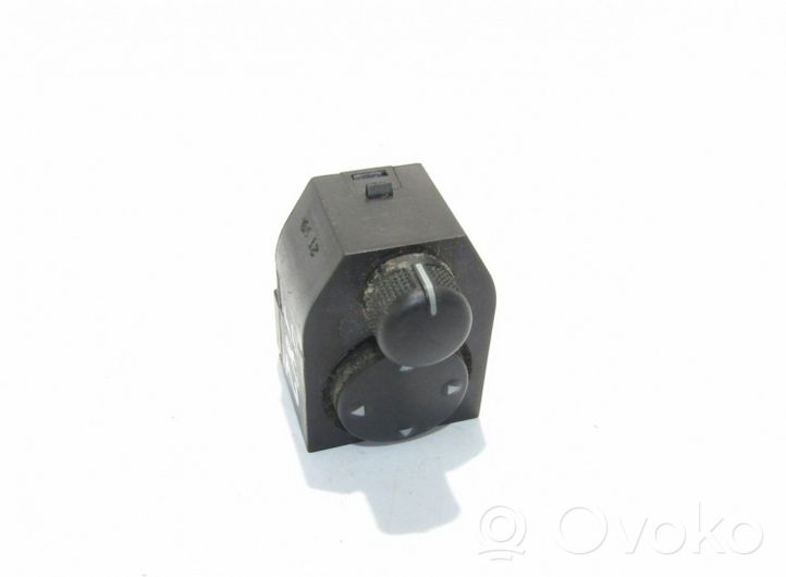 Audi A4 S4 B5 8D Wing mirror switch 
