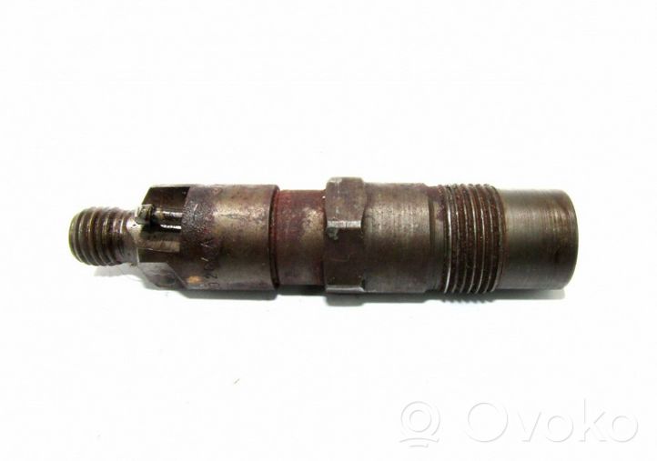 Volkswagen Polo II 86C 2F Fuel injector 