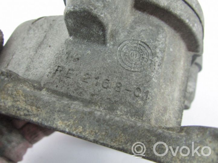 Nissan Primera Boîtier de thermostat 