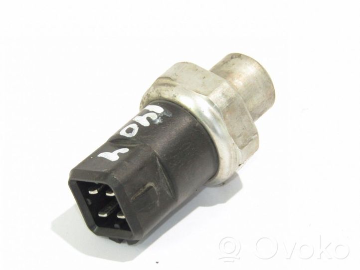 Volkswagen PASSAT B5 Oil pressure sensor 