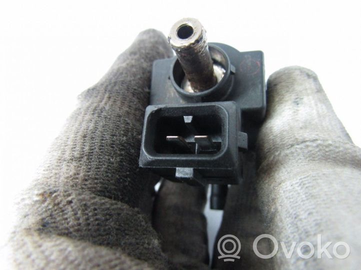 Volvo C70 Vacuum valve 