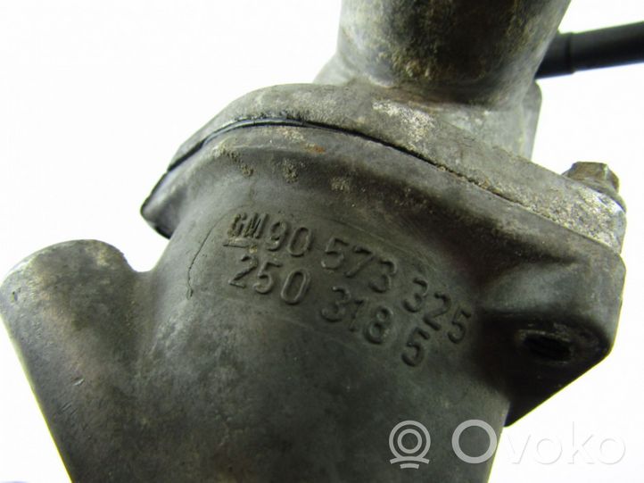 Opel Zafira A Boîtier de thermostat 